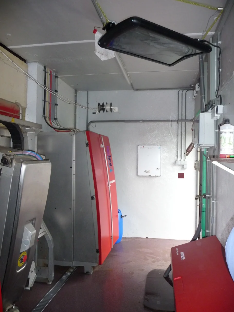 Varmigo infrared heating - Milking robot, and Milking parlour - Image 2