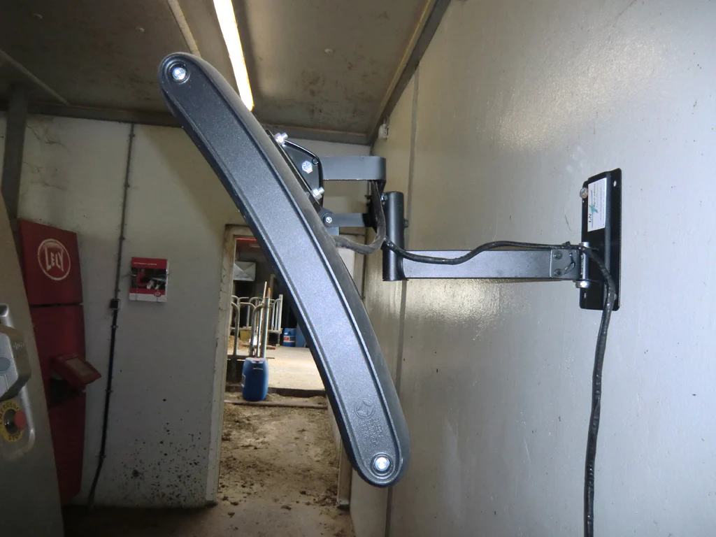 Varmigo infrared heating - Milking robot, and Milking parlour - Image 3